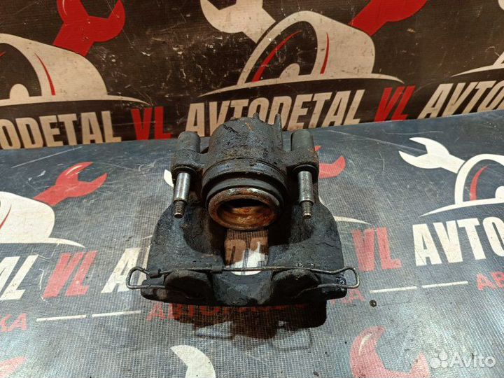 Суппорт тормозной передний правый Volvo S80 седан