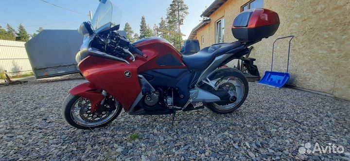 Европеец Honda VFR 1200 F