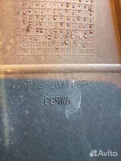 Декоративная крышка двс 4N5G-6A949-AJ Volvo S40 MH