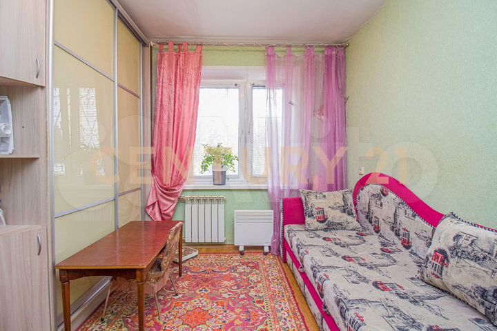 4-к. квартира, 100 м², 1/15 эт.