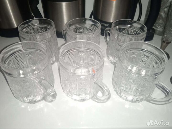 Стаканы, чашки