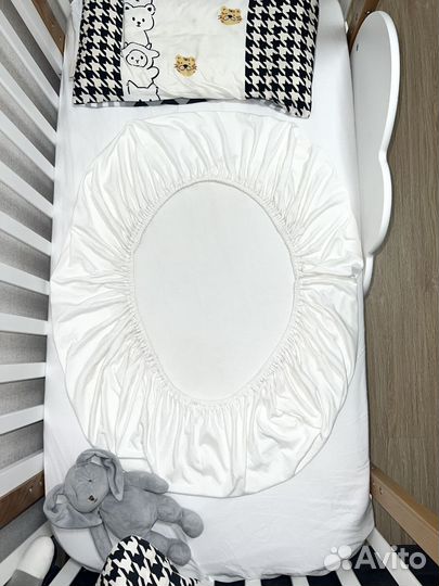 Две простыни на резинке Happy Baby 145х70 см