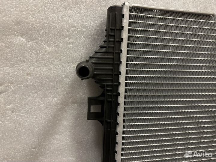 Радиатор охлажения Bmw F30 F20 LCI