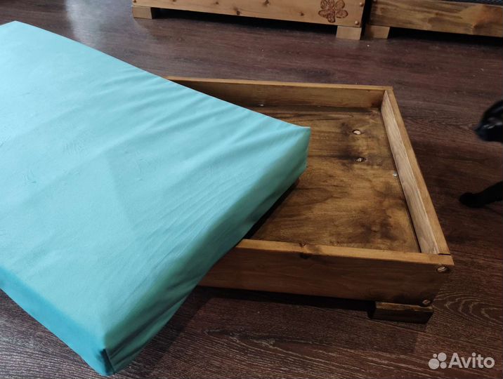 Лежанка для средней собаки