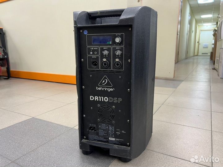 Колонка Behringer DR110DSP (центр)