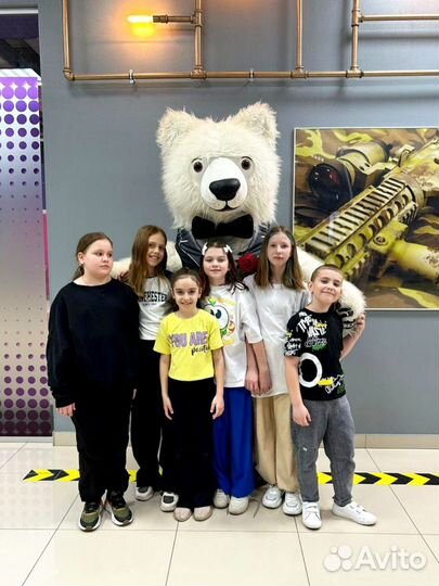 Белый медведь поздравление аниматор белый мишка