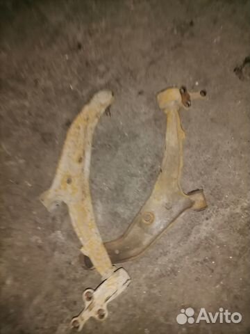 Ручаг R L Ниссан ад