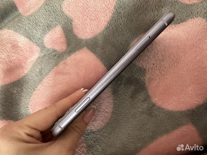 Телефон iPhone 11