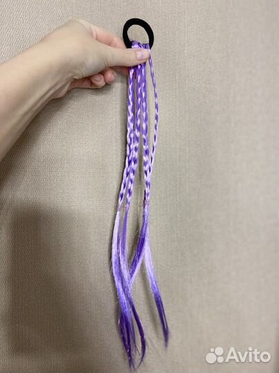Резинка для волос с косичками