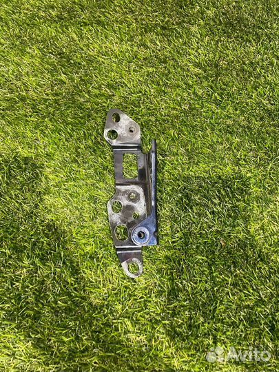 Кронштейн крыла передний правый Fiat 124 2018