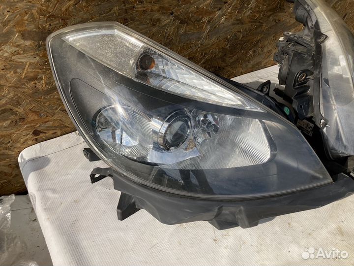 Фара левая, правая Renault Clio 3