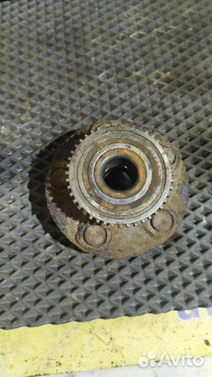 Ступица задняя левая Nissan Primera P12