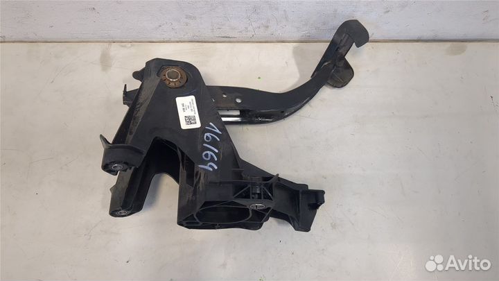 Педаль тормоза Volkswagen Atlas, 2018