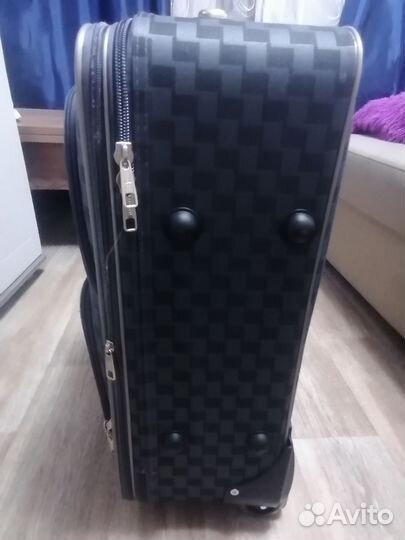 Чемодан на колесах