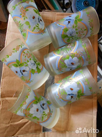 Стаканы с рисунком, рюмки, бокалы