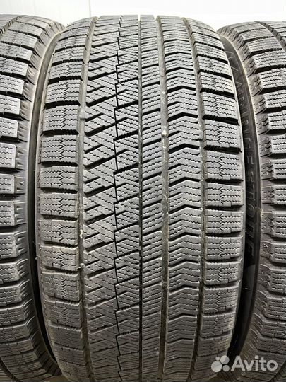 Bridgestone Blizzak VRX2 225/45 R18 и 255/40 R18 95Q