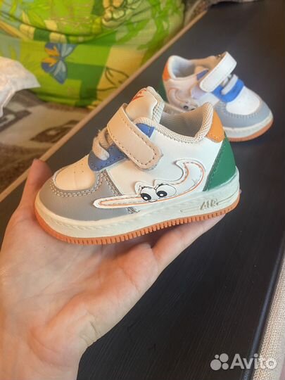 Кроссовки детские