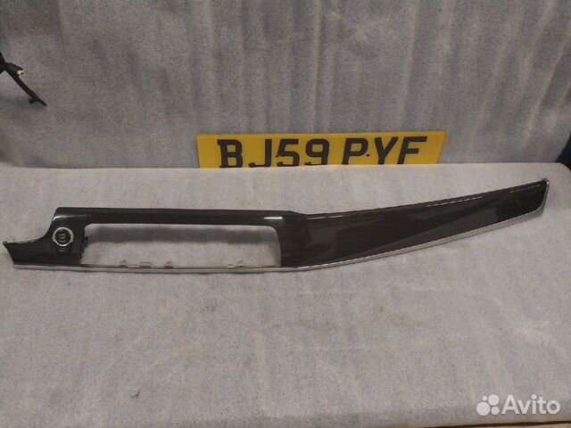 Декоративная накладка торпедо bmw f10