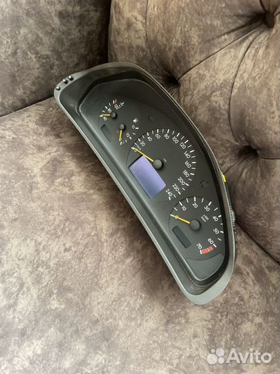 Щиток приборов Mercedes-benz w210