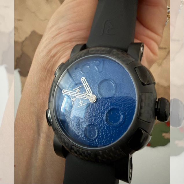 В наличии Romain Jerome Moon dust 46mm Blue Dial