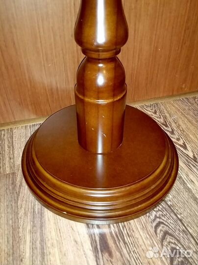 Ретро - телефон на подставке