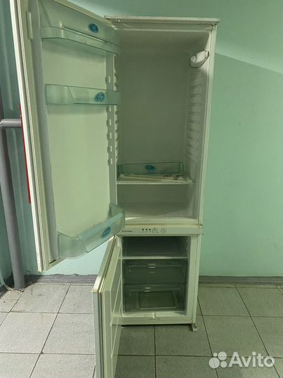 Встраиваемый холодильник Electrolux ERN 2922