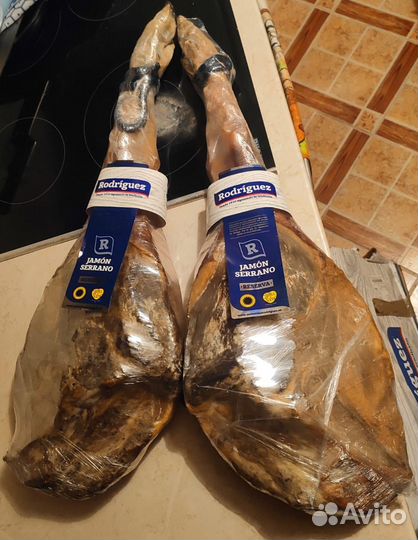 Хамон серрано нога