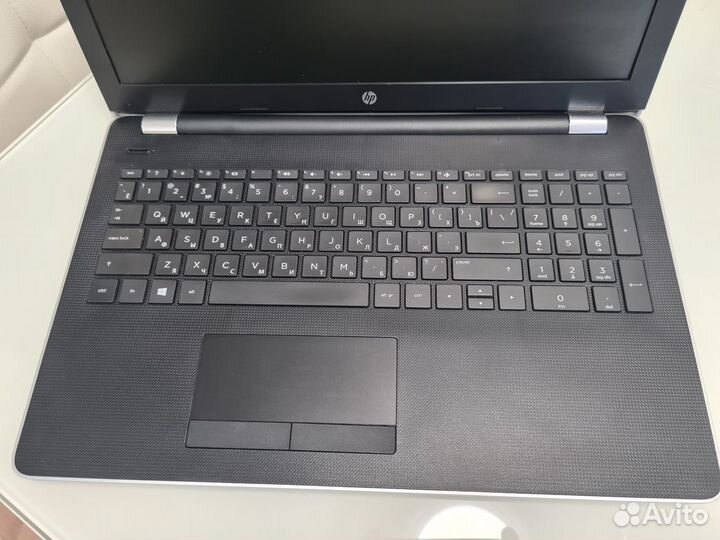 Ноутбук HP 15 Core i3-6006U 8Gb озу SSD 240