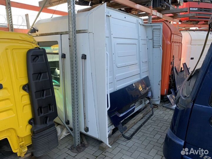 5600463180 Кабина Renault Magnum