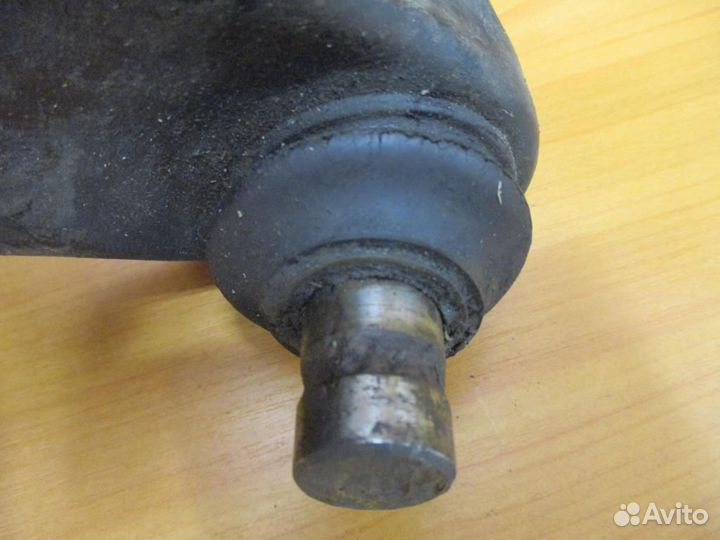 Рычаг передний правый Mitsubishi Outlander 1 (CU)