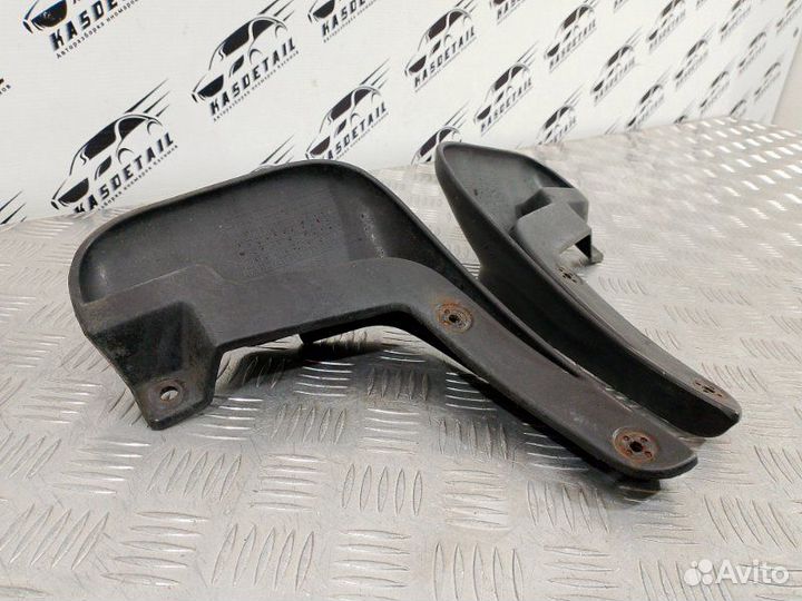 Брызговик передний Hyundai Matrix 1.8 G4GB 2005