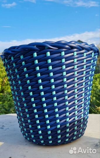 Кашпо из искусственного ротанга