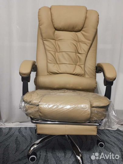 Компьютерное кресло руководителя