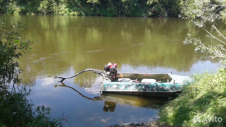 Лодка с мотором