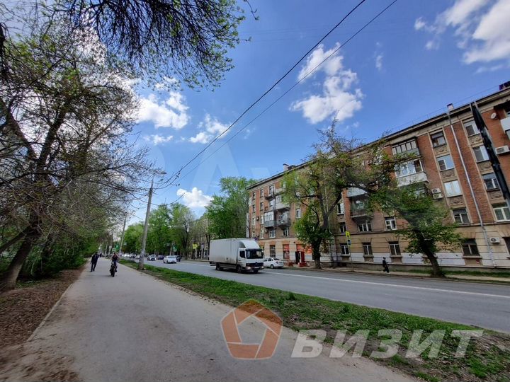 Помещение свободной планировки с 2 входами