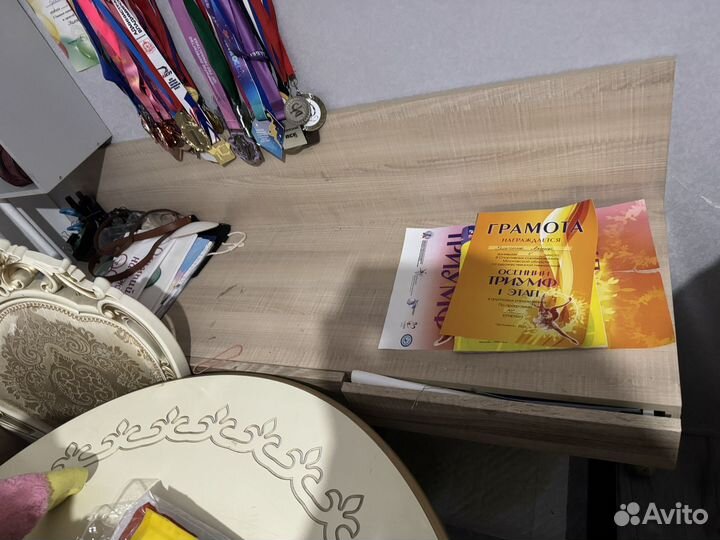 Стрл навесной письменный с полками