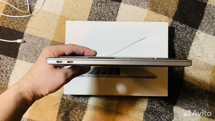 Apple macbook pro 13 2017 256gb