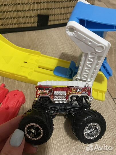 Hot wheels воздушный поединок