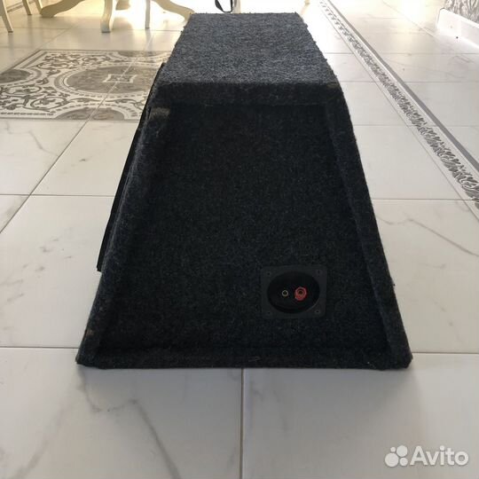 Сабвуфер JBL