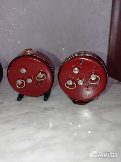 Часы-будильник механические 