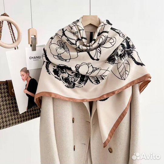 Кашемировая шаль Chanel