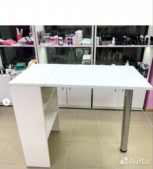Стол маникюрный новый