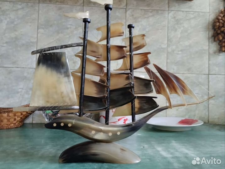 Корабль из рога