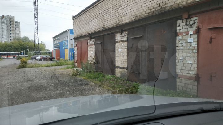 Гараж, > 30 м²