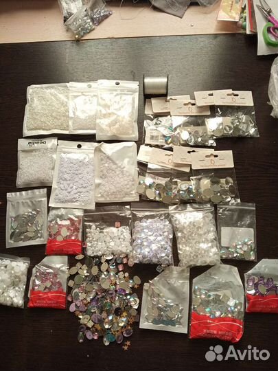 Стразы, полубусины, паетки