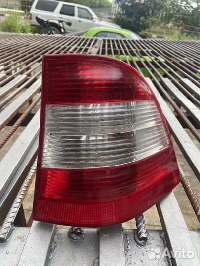 Задний правый фонарь mercedes ml мл 163 рест
