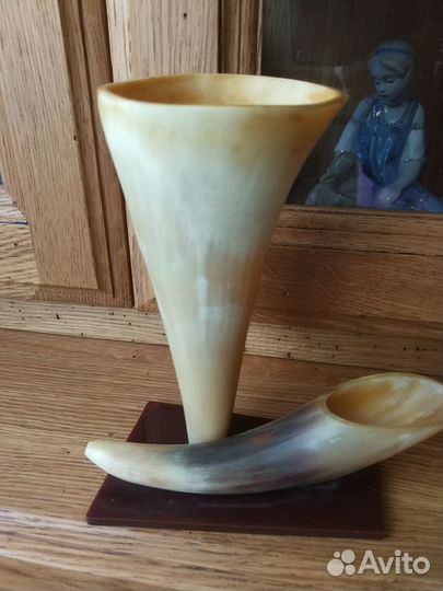 Сувенир-подставка из натурального рога