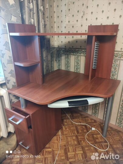 Угловой письменный стол бу