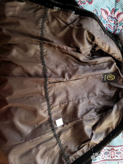 Шуба мутоновая с капюшоном, р. 44