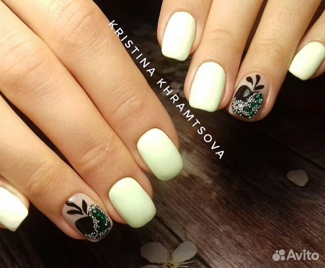 Мастер по маникюру и педикюру